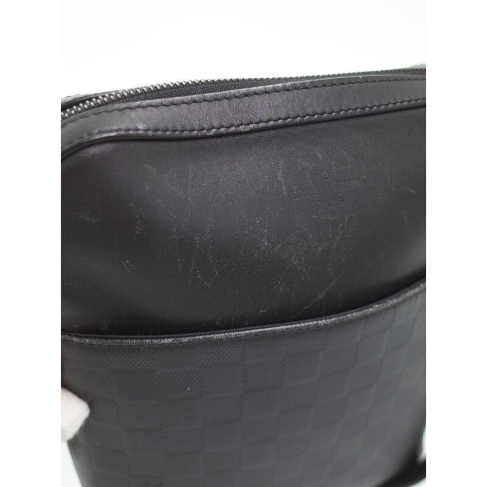 Louis Vuitton Damier Infini Black Pochette District Shoulder Bag - Picture 4 of 8